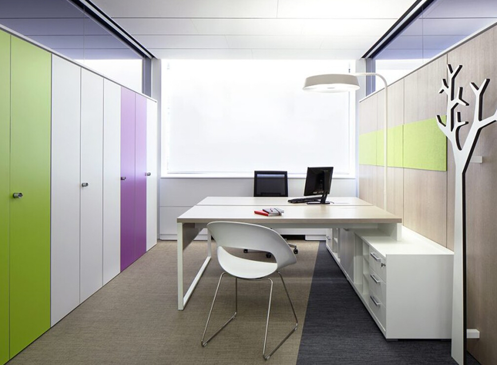 GE GIUSSANI G3办公桌现代化设计，营造高效率工作