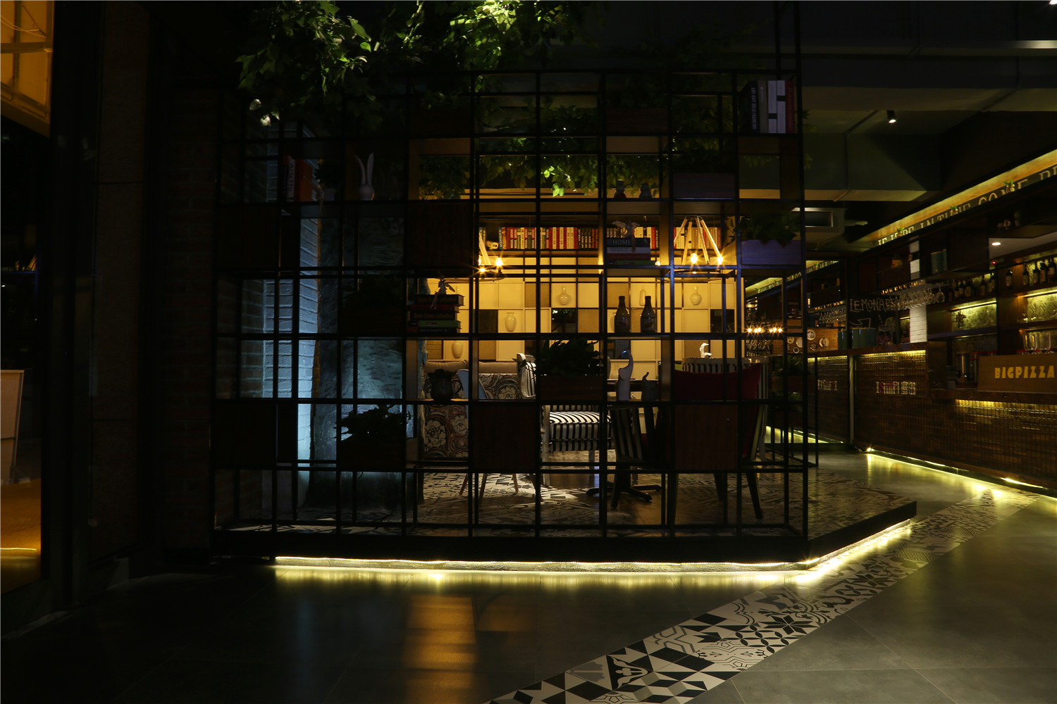 听说现在流行工业风的内蒙古·蜜岛西餐厅设计